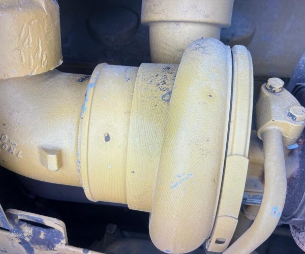 2002 CATERPILLAR D8R DOZER WITH ENCLOSED CAB & MULTI-SHANK 011