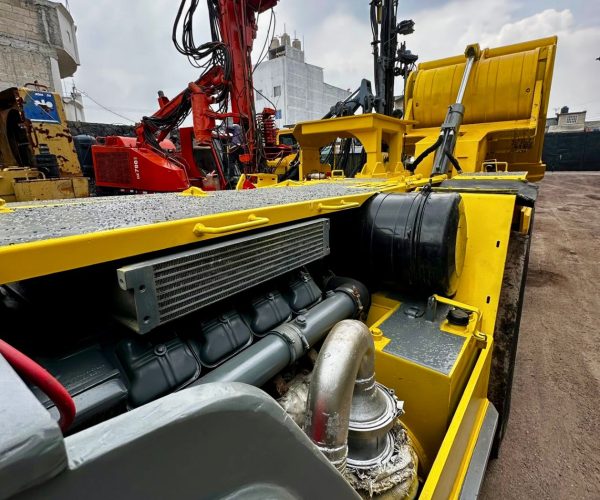 2002 EPIROC SCOOPTRAM OR LOW PROFILE LOADER 012