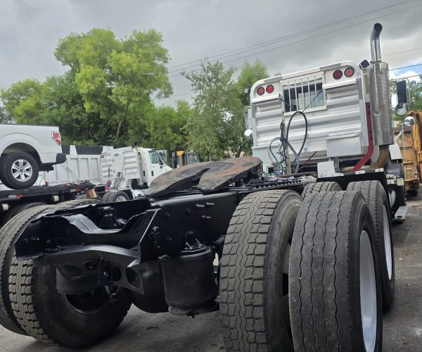 2002 MACK CH DAYCAB TANDEM & HEADACHE RACK 006