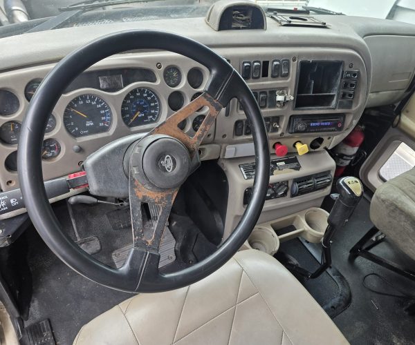 2002 MACK CH DAYCAB TANDEM & HEADACHE RACK 007
