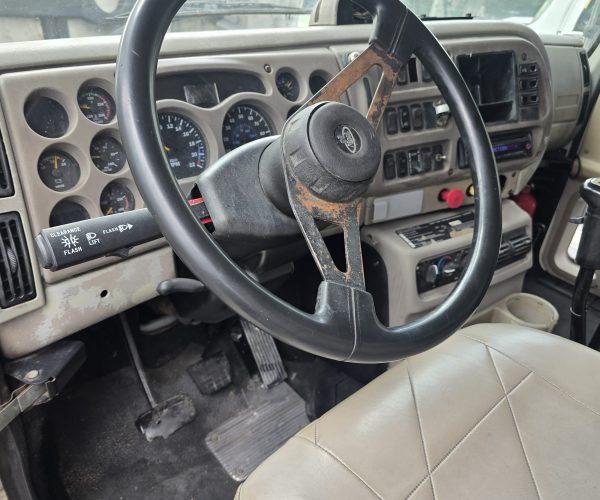 2002 MACK CH DAYCAB TANDEM & HEADACHE RACK 009