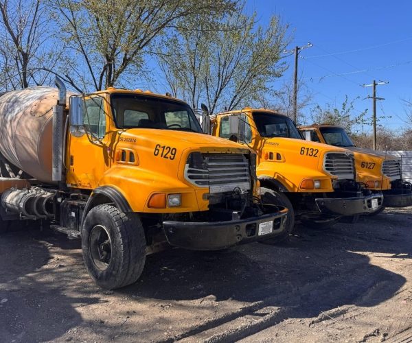 2002 STERLING CONCRETE MIXER TRUCKS 11 YARD 001