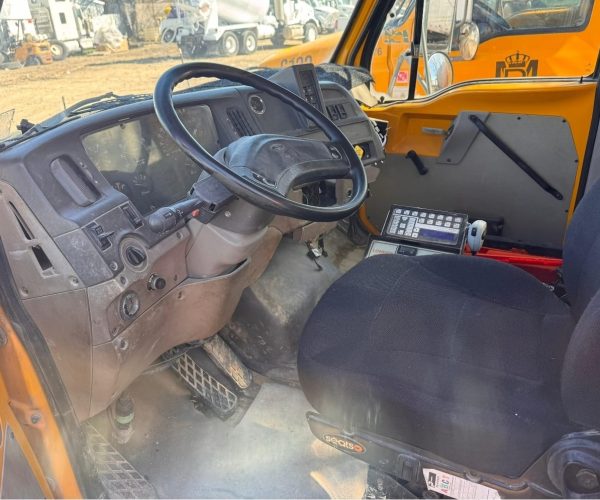 2002 STERLING CONCRETE MIXER TRUCKS 11 YARD 004