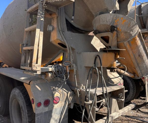 2002 STERLING CONCRETE MIXER TRUCKS 11 YARD 008