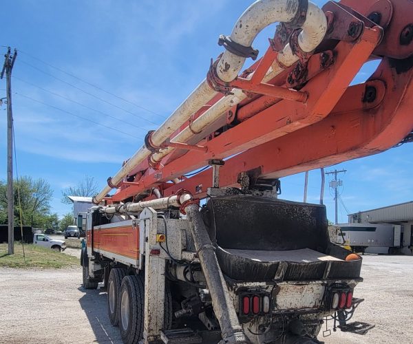 2003 39 METER SCHWING CONCRETE PUM 003