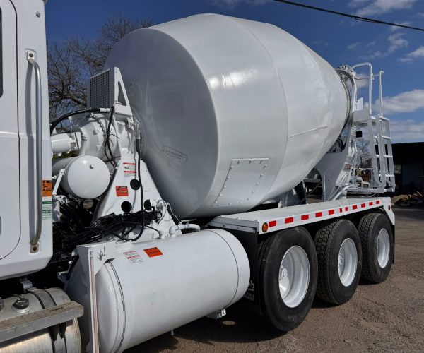 2003 MACK GRANITE MIXER TRUCK 10.5 YD MCNEILUS MIXER 003