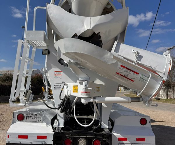 2003 MACK GRANITE MIXER TRUCK 10.5 YD MCNEILUS MIXER 005