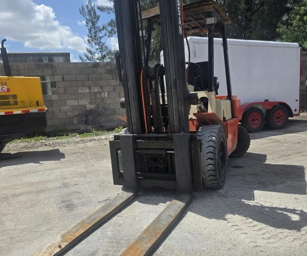 2003 NISSAN FGJ02-A30V 3 TON DIESEL FORKLIFT W 3-STAGE MAST 003