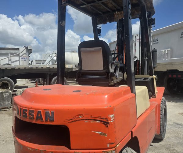 2003 NISSAN FGJ02-A30V 3 TON DIESEL FORKLIFT W 3-STAGE MAST 004