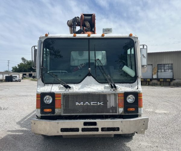 2003 SCHWING 39M CONCRETE PUMP TRUCK ON 2003 MACK 003