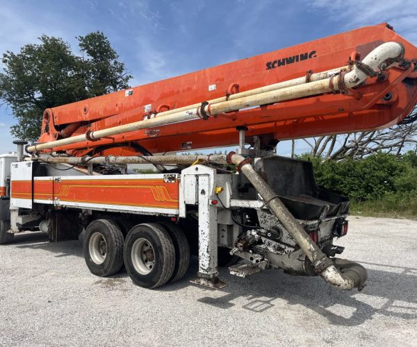 2003 SCHWING 39M CONCRETE PUMP TRUCK ON 2003 MACK 004
