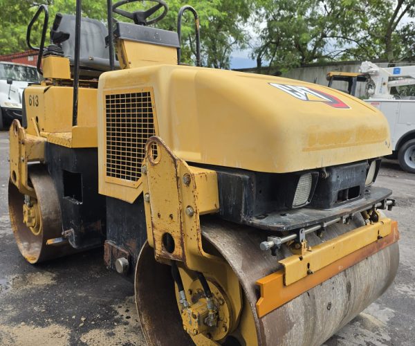 2004 CATERPILLAR CB-224D TANDEM VIBRATORY ROLLER 003