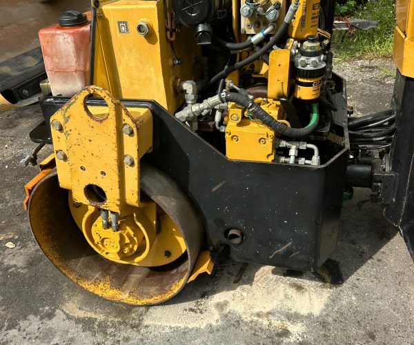 2004 CATERPILLAR CB-224D TANDEM VIBRATORY ROLLER 007