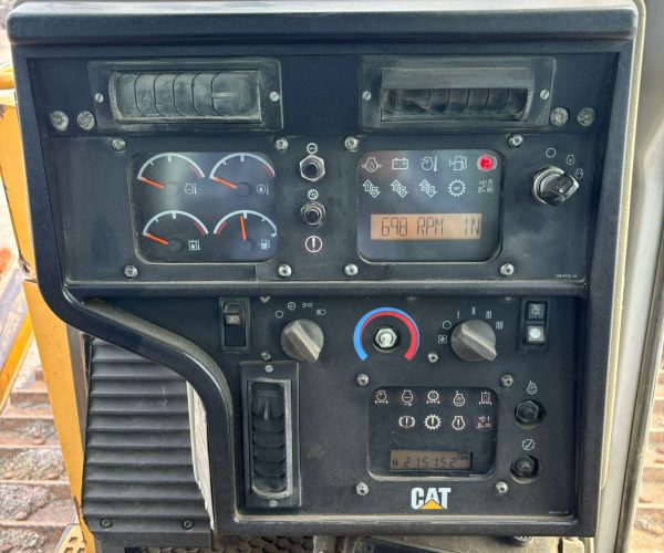 2004 CATERPILLAR D8T DOZER CAB WITH REAR RIPPER AND BLADE 009