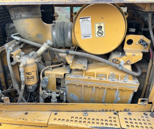 2004 CATERPILLAR D8T DOZER CAB WITH REAR RIPPER AND BLADE 013