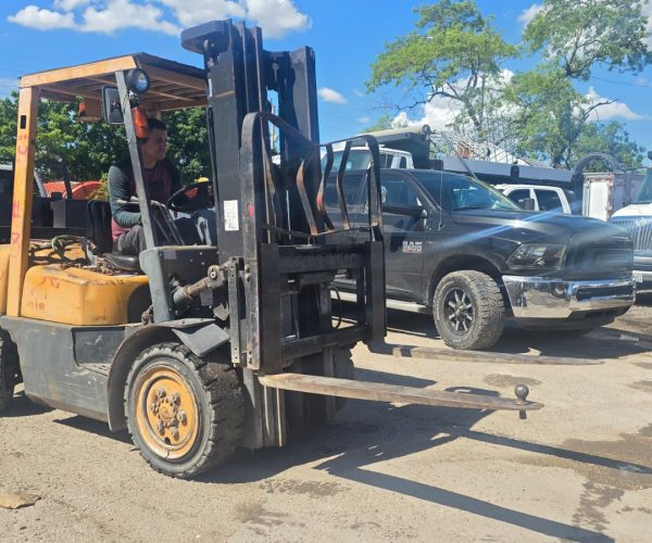 2004 FORKLIFT TCM 30, DIESEL CAPACITY 5.000 LBS 005