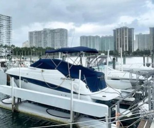 2004 FOUR WINNS 248 VISTA SPORT CRUISER VOLVO PENTA 5.7 ONLY 635 HOURS TRAILER INCLUDED 008