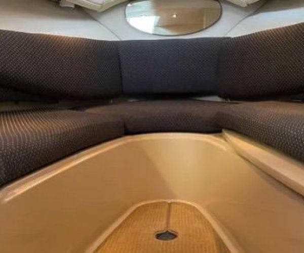 2004 FOUR WINNS 248 VISTA SPORT CRUISER VOLVO PENTA 5.7 ONLY 635 HOURS TRAILER INCLUDED 013