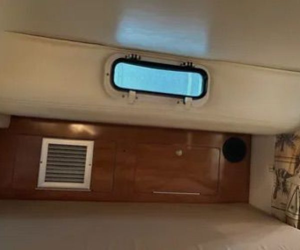 2004 FOUR WINNS 248 VISTA SPORT CRUISER VOLVO PENTA 5.7 ONLY 635 HOURS TRAILER INCLUDED 017