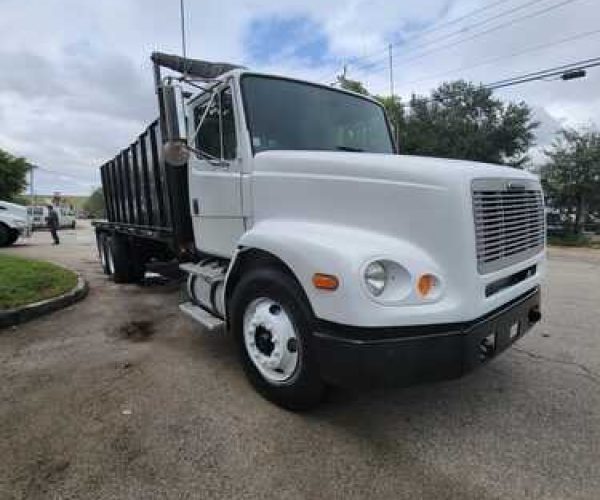 2004 FREIGHTLINER 112 FLAT BED 24 002