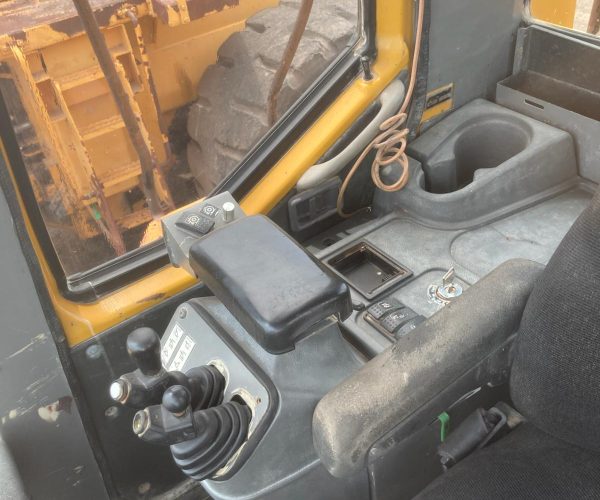 2004-KAWASAKI-115Z-WHEEL-LOADER-BUCKET-CAB-014