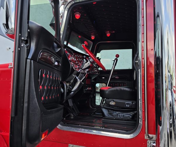 2004 PETERBILT 379 CUSTOM SHOW 008