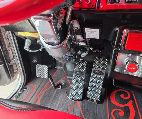 2004 PETERBILT 379 CUSTOM SHOW 010