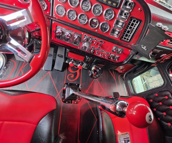 2004 PETERBILT 379 CUSTOM SHOW 015