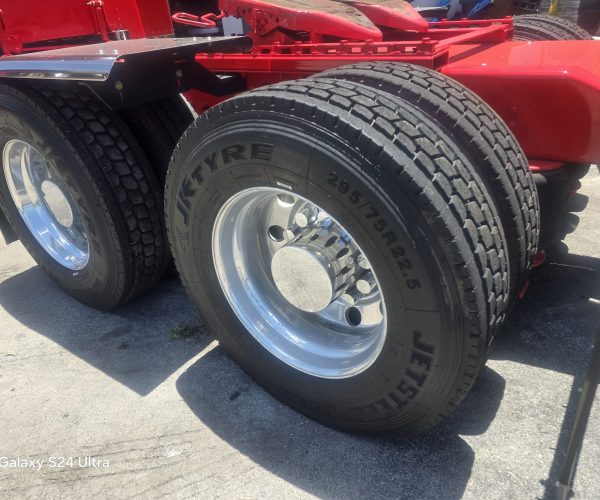 2004 PETERBILT 379 CUSTOM SHOW 022