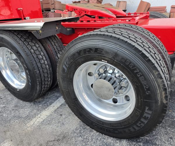 2004 PETERBILT 379 CUSTOM SHOW 025