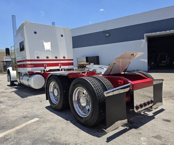 2004 PETERBILT 379 EXTENDED HOOD CUSTOM SHOW TRUCK 004