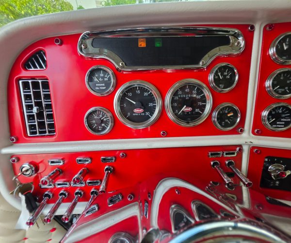 2004 PETERBILT 379 EXTENDED HOOD CUSTOM SHOW TRUCK 010