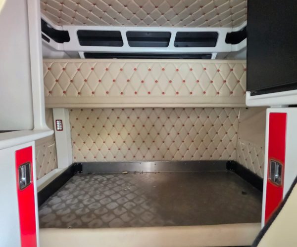 2004 PETERBILT 379 EXTENDED HOOD CUSTOM SHOW TRUCK 018