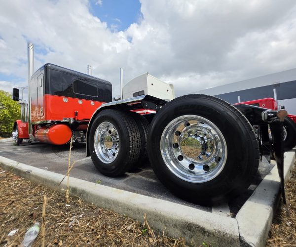 2004 PETERBILT MODEL 379 EXTENDED HOOD AWARD WINNING CUSTOM SHOW TRUCK 005