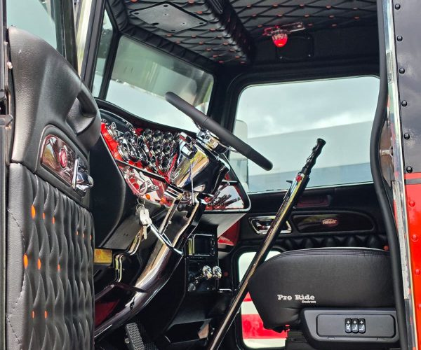 2004 PETERBILT MODEL 379 EXTENDED HOOD AWARD WINNING CUSTOM SHOW TRUCK 013
