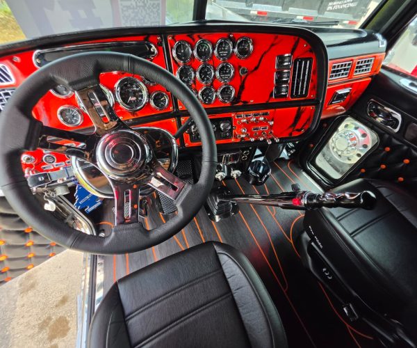 2004 PETERBILT MODEL 379 EXTENDED HOOD AWARD WINNING CUSTOM SHOW TRUCK 014