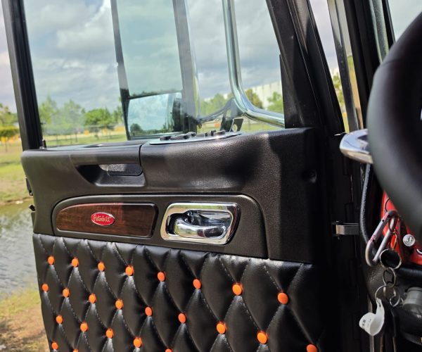 2004 PETERBILT MODEL 379 EXTENDED HOOD AWARD WINNING CUSTOM SHOW TRUCK 016