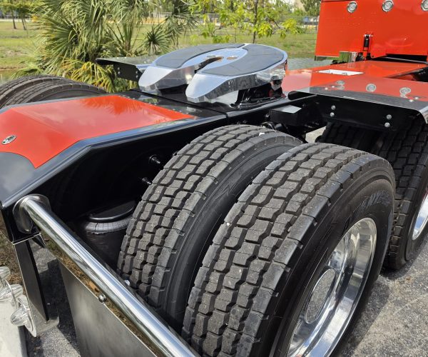 2004 PETERBILT MODEL 379 EXTENDED HOOD AWARD WINNING CUSTOM SHOW TRUCK 027