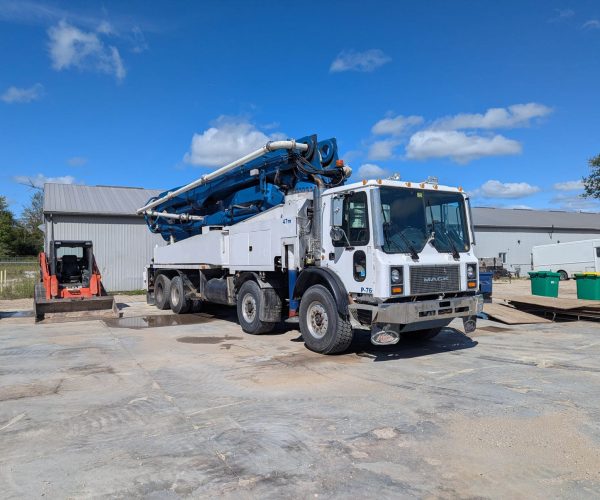 2004 PUTZMEISTER 47 METER CONCRETE BOOM MOUNTED ON A 2004 MACK MR KIT 16 CELL 5 SECTIONS 002