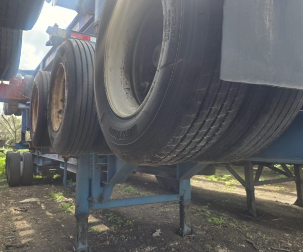 2005 AND 2006 40FT TRI-AXLE CONTAINER CHASSIS FOR SALE 009