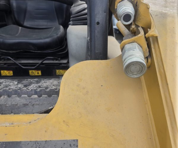 2005 CATERPILLAR 252B SKID STEER LOADER 010