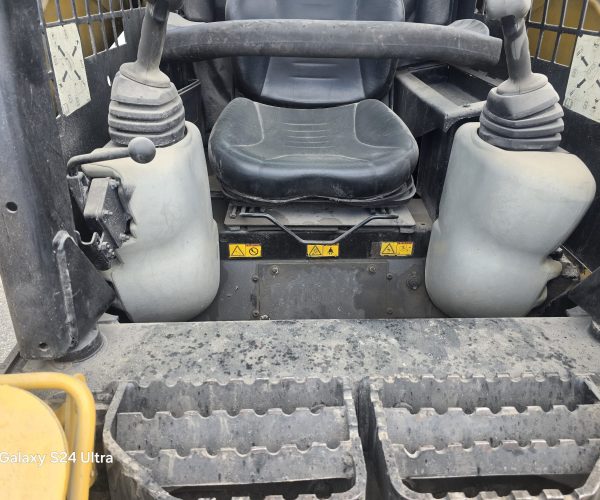 2005 CATERPILLAR 252B SKID STEER LOADER 012