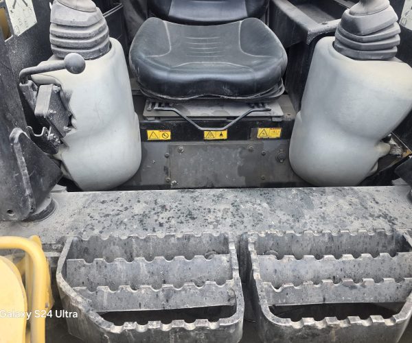2005 CATERPILLAR 252B SKID STEER LOADER 013