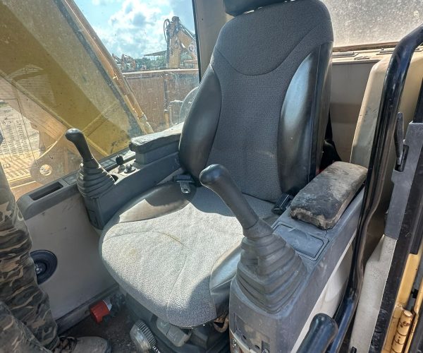 2005 CATERPILLAR 320CL EXCAVATOR ENCLOSED CAB WBUCKET AND THUMB 006