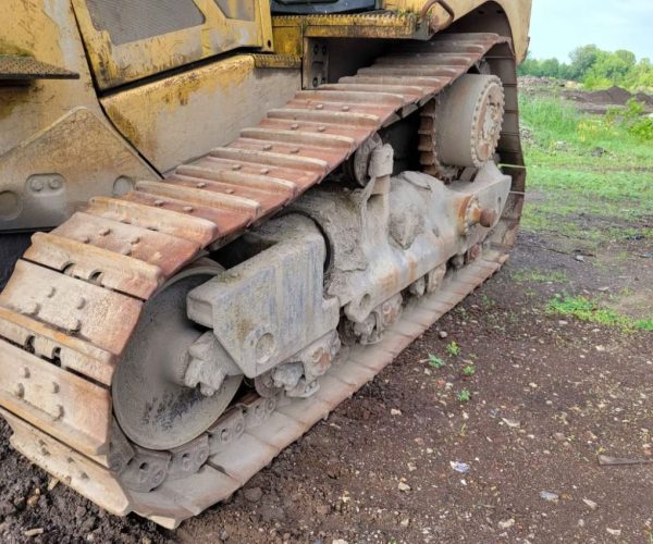 2005 CATERPILLAR D8T DOZER ENCLOSED CAB W RIPPER & BLADE 004