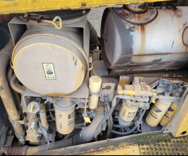 2005 CATERPILLAR D8T DOZER ENCLOSED CAB W RIPPER & BLADE 012
