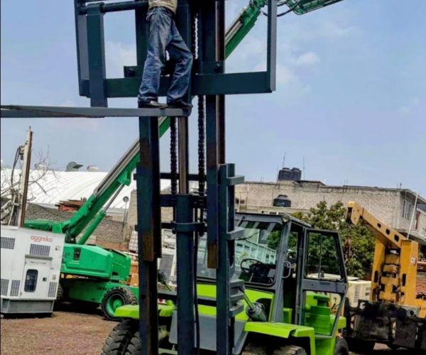 2005 CLARK C500Y HEAVY DUTY FORKLIFT DIESEL LIFT CAPACITY 30000 LBS 13600 KG 008