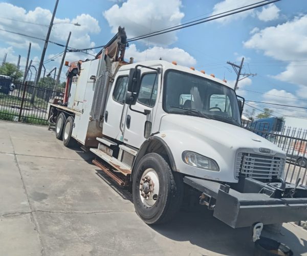 2005 FREIGHTLINER CREW CAB W PALFINGER 001