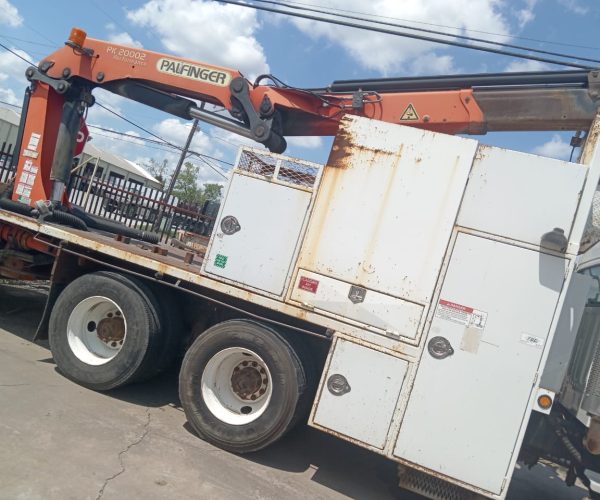 2005 FREIGHTLINER CREW CAB W PALFINGER 003