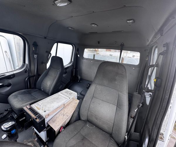 2005-FREIGHTLINER-CREW-CAB-W-PALFINGER-016